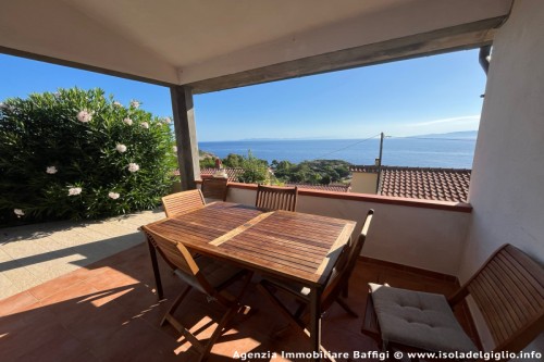 Casa al mare in vendita numero 0050 - Villetta con vista mare e ampio giardino - GIGLIO ARENELLA