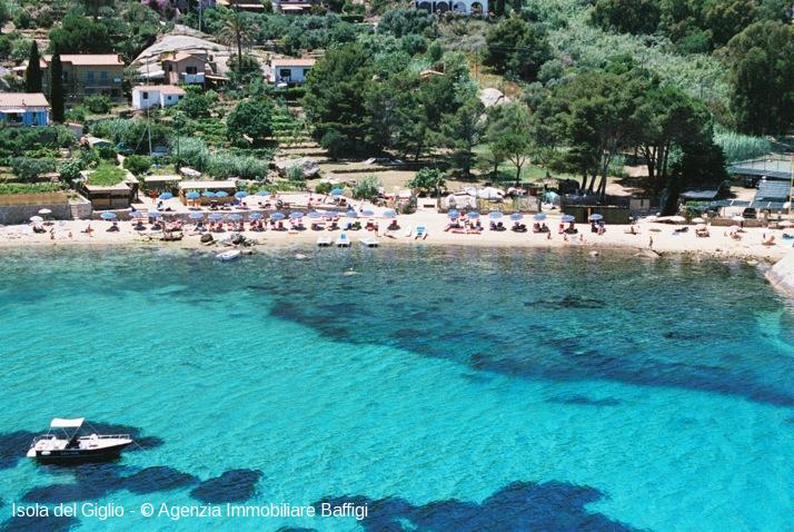 Isola del Giglio Spiaggia del Arenella 2