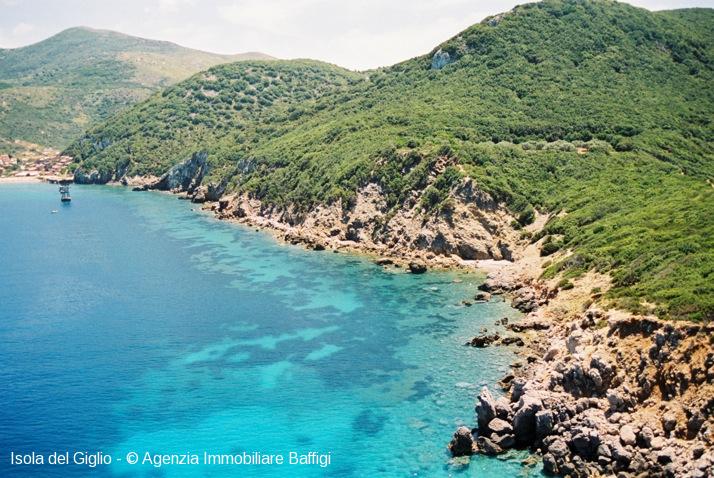 Isola del Giglio Spiaggia del Faraglione 2