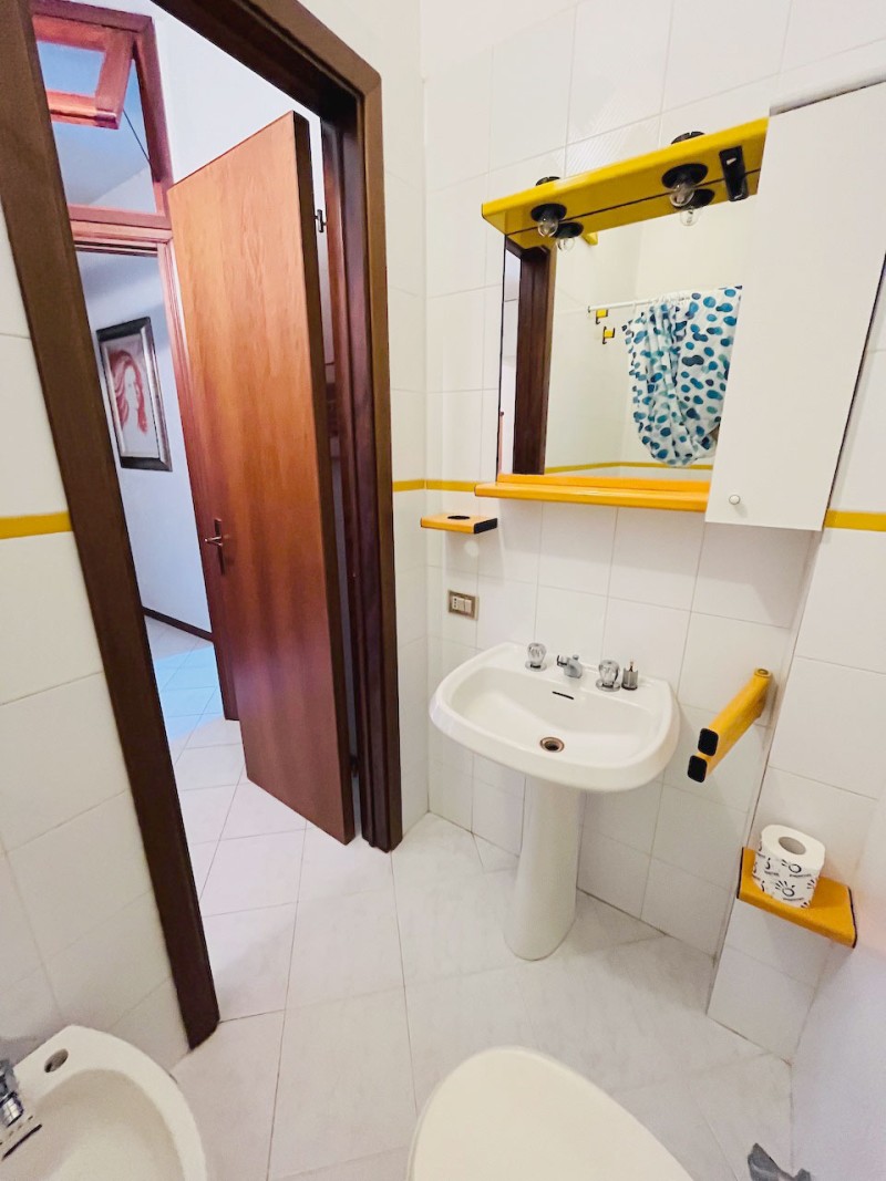 rent-gallery.alt_base