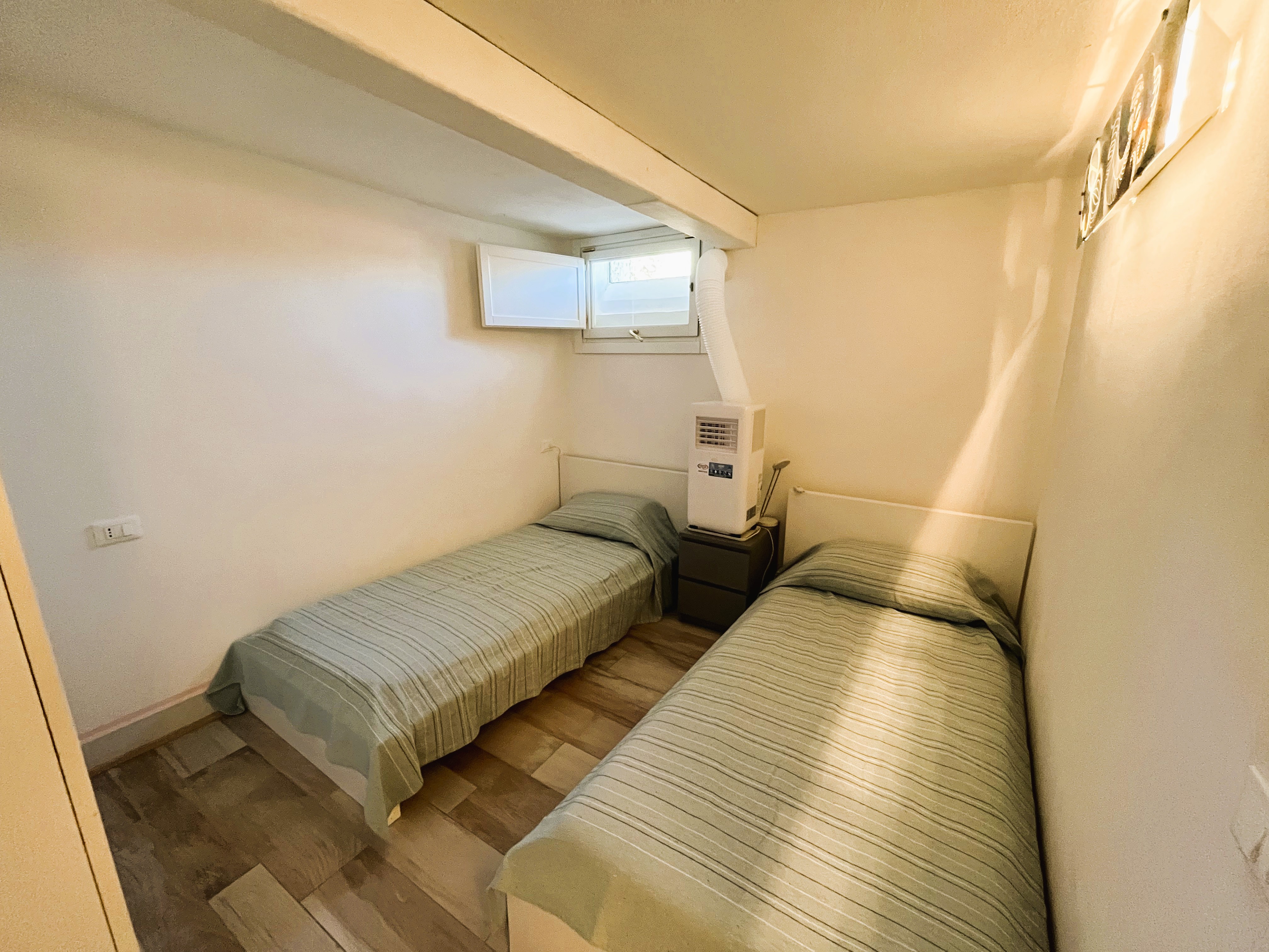 rent-gallery.alt_base