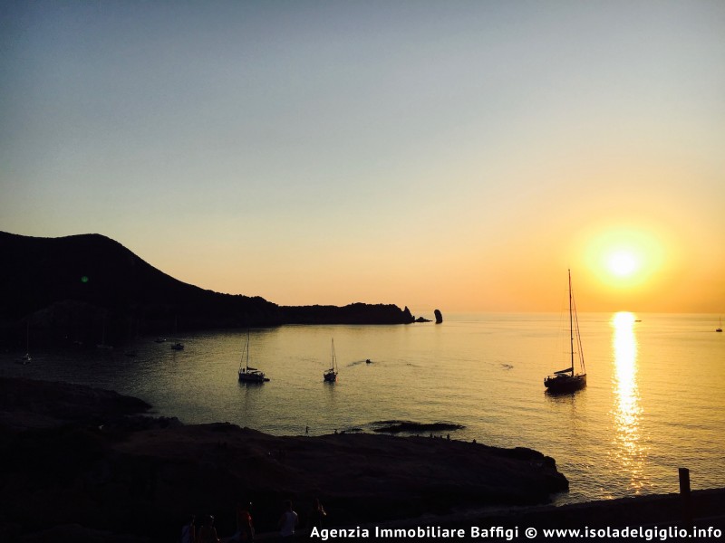 rent-gallery.alt_base