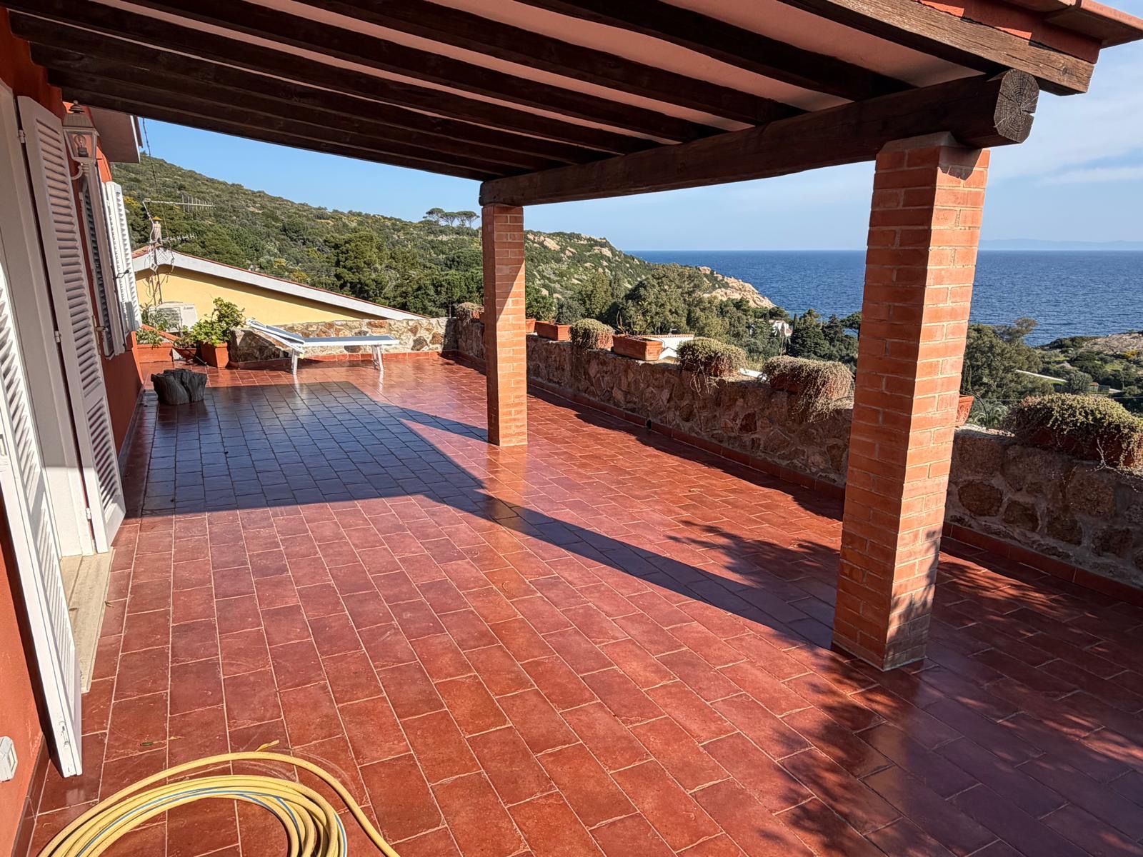 Villetta indipendente fronte mare