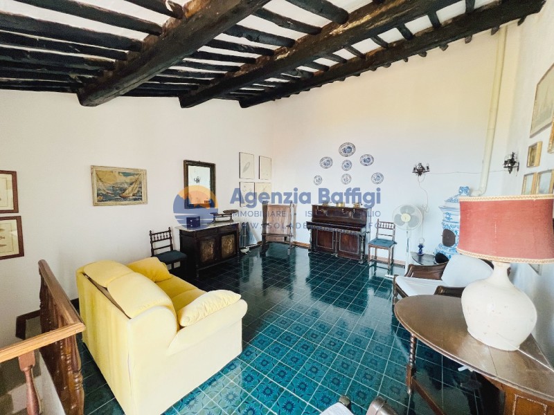 rent-gallery.alt_base