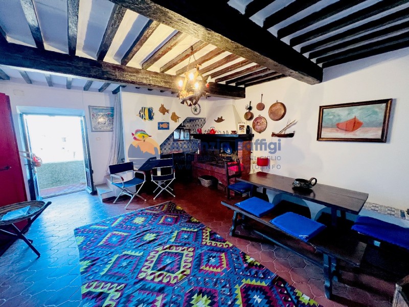 rent-gallery.alt_base