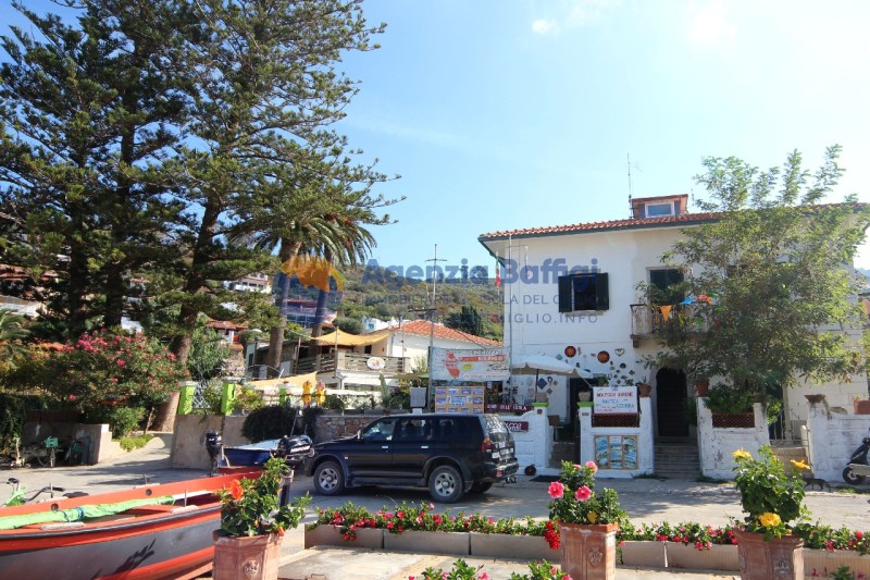 rent-gallery.alt_base