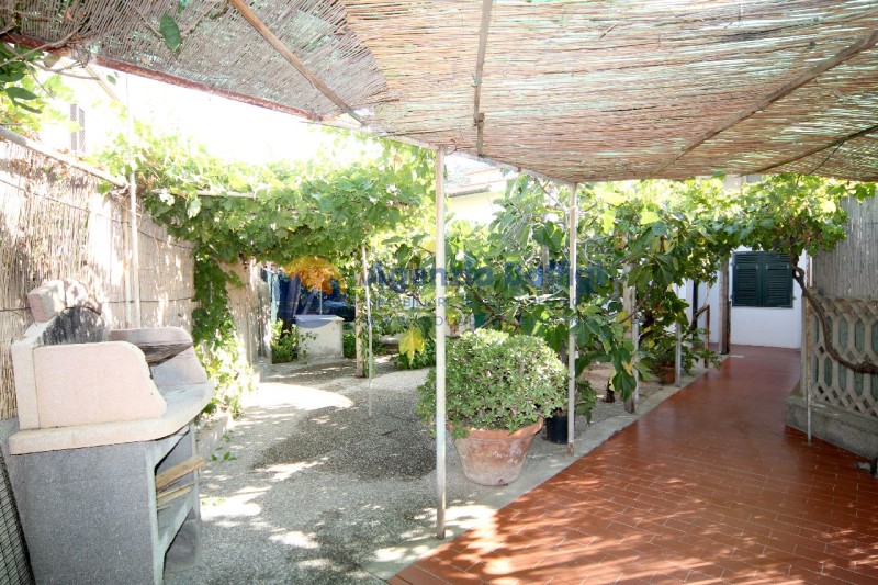 Villetta con ampio spazio esterno - Giglio Campese